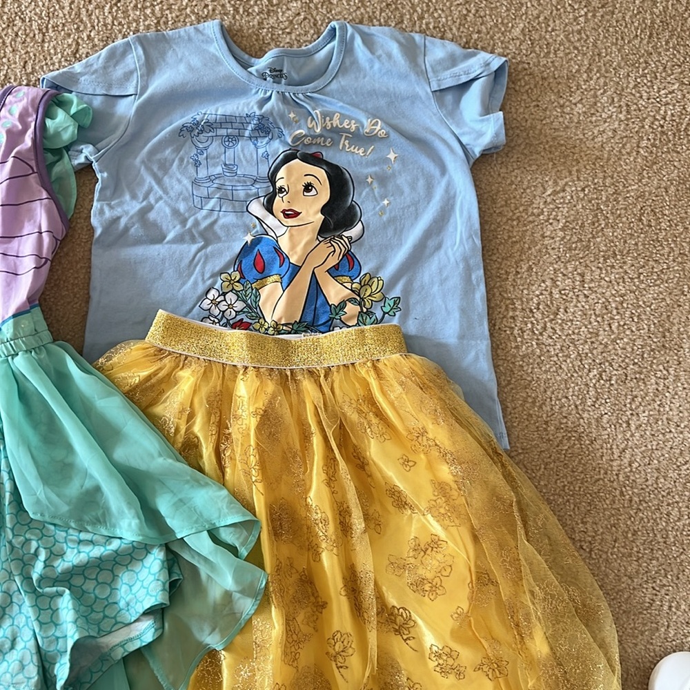 Disney bundle - Picture 2 of 3